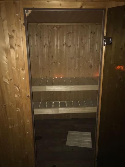 Mobil-Home Dans Un Beau Cadre A 15 Km Des Plages. リュネル エクステリア 写真