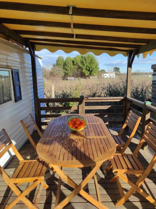 Mobil-Home Dans Un Beau Cadre A 15 Km Des Plages. リュネル エクステリア 写真